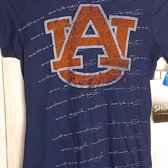 NWT! Women's Auburn Tigers fan tee - Picture 2 of 3